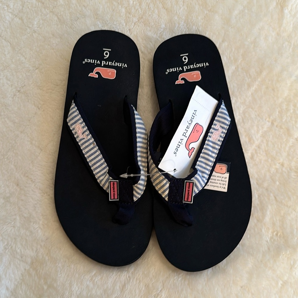 NWT Vineyard Vines Flip Flops Kids Size 6